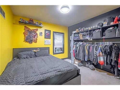 44 Haig Street, St. Catharines, ON - Indoor Photo Showing Bedroom