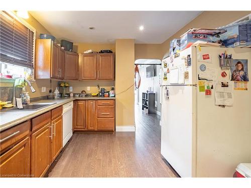 44 Haig Street, St. Catharines, ON - Indoor Photo Showing Kitchen