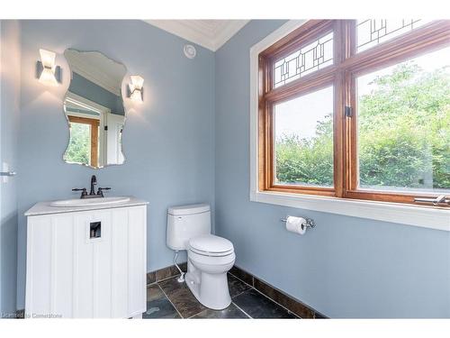 2659 2 Side Road, Burlington, ON - Indoor Photo Showing Bathroom