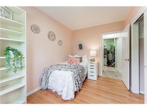 326 Brace Street, Dunnville, ON - Indoor Photo Showing Bedroom