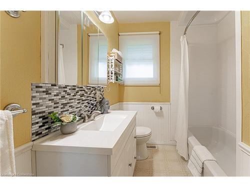 326 Brace Street, Dunnville, ON - Indoor Photo Showing Bathroom