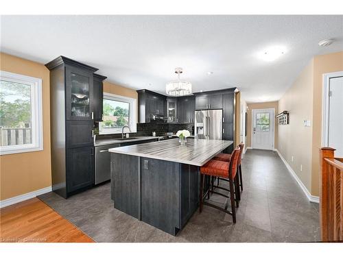 28 Woodburn Avenue, St. Catharines, ON - Indoor Photo Showing Kitchen