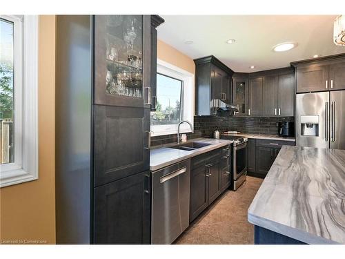 28 Woodburn Avenue, St. Catharines, ON - Indoor Photo Showing Kitchen With Double Sink With Upgraded Kitchen