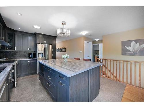 28 Woodburn Avenue, St. Catharines, ON - Indoor Photo Showing Kitchen With Double Sink With Upgraded Kitchen