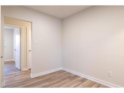 1-9 West 22Nd Street, Hamilton, ON - Indoor Photo Showing Other Room