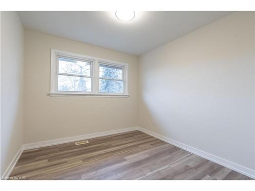 1-9 West 22Nd Street, Hamilton, ON - Indoor Photo Showing Other Room