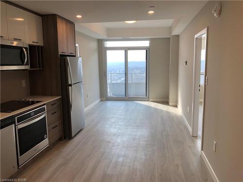 2910-20 George Street, Hamilton, ON - Indoor Photo Showing Kitchen