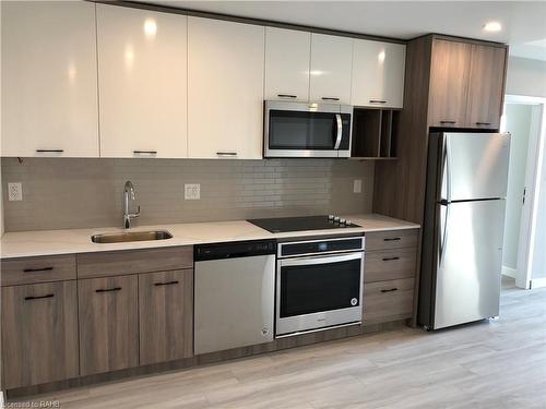 2910-20 George Street, Hamilton, ON - Indoor Photo Showing Kitchen