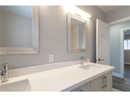 1-196 Upper Paradise Road, Hamilton, ON - Indoor Photo Showing Bathroom