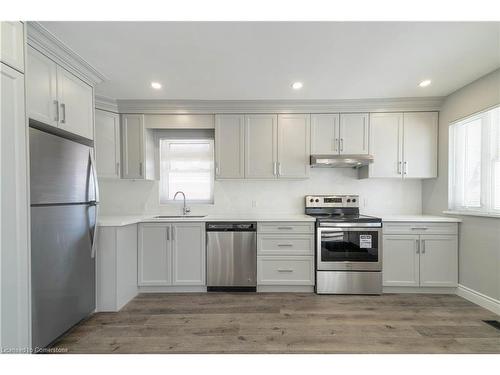 1-196 Upper Paradise Road, Hamilton, ON - Indoor Photo Showing Kitchen With Upgraded Kitchen