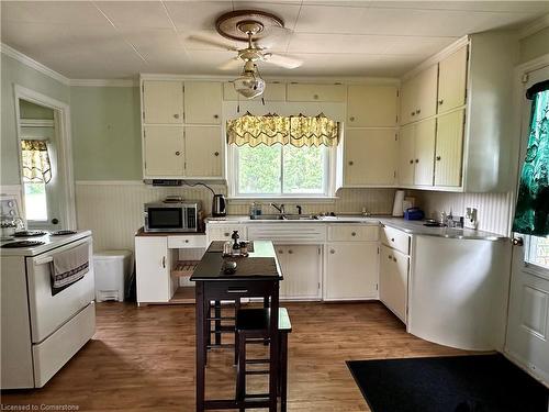 961 Canal Bank Road, Dunnville, ON - Indoor Photo Showing Kitchen With Double Sink