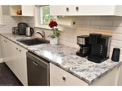 14 David Street, Dundas, ON - Indoor Photo Showing Kitchen With Upgraded Kitchen