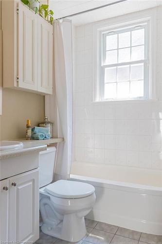 229 East 28Th Street, Hamilton, ON - Indoor Photo Showing Bathroom