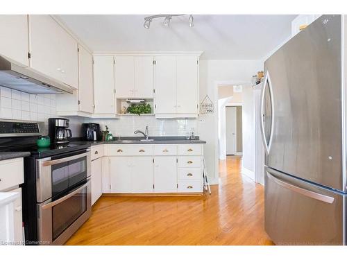 229 East 28Th Street, Hamilton, ON - Indoor Photo Showing Kitchen