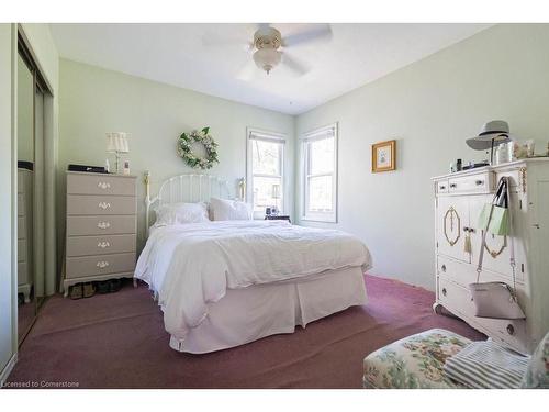 229 East 28Th Street, Hamilton, ON - Indoor Photo Showing Bedroom