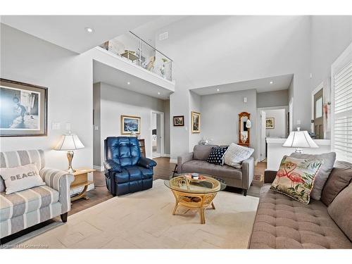 3814 Ryan Avenue, Crystal Beach, ON - Indoor Photo Showing Living Room