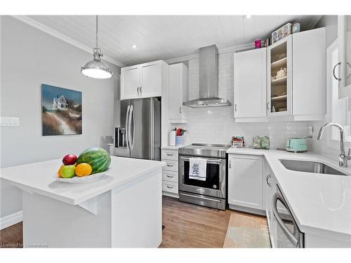 3814 Ryan Avenue, Crystal Beach, ON - Indoor Photo Showing Kitchen With Upgraded Kitchen