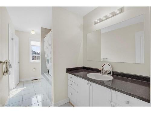 593 Miller Way, Milton, ON - Indoor Photo Showing Bathroom