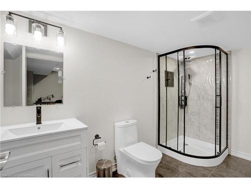 593 Miller Way, Milton, ON - Indoor Photo Showing Bathroom