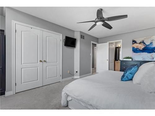 3 Muscat Drive, Grimsby, ON - Indoor Photo Showing Bedroom