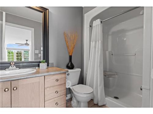 3 Muscat Drive, Grimsby, ON - Indoor Photo Showing Bathroom