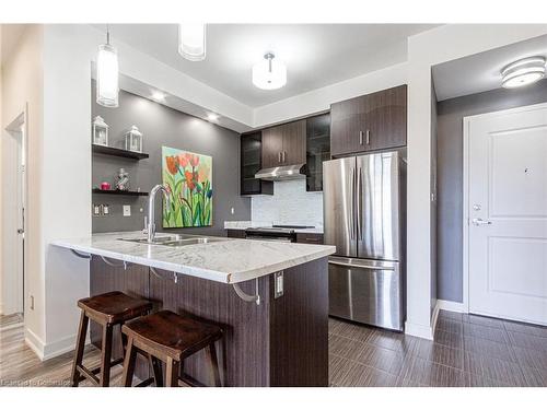 127-5317 Upper Middle Road, Burlington, ON - Indoor Photo Showing Kitchen With Upgraded Kitchen