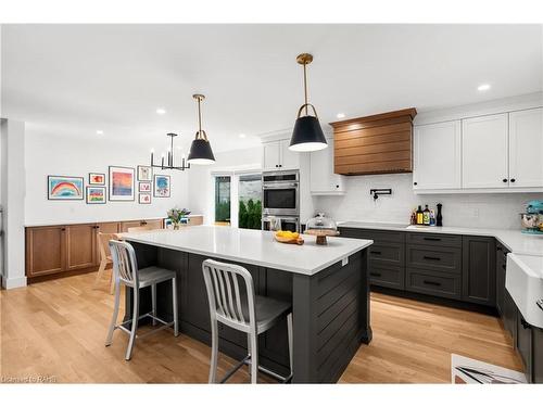 379 Devonshire Terrace, Hamilton, ON - Indoor Photo Showing Kitchen With Upgraded Kitchen