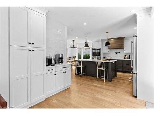 379 Devonshire Terrace, Hamilton, ON - Indoor Photo Showing Kitchen With Upgraded Kitchen