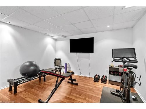 379 Devonshire Terrace, Hamilton, ON - Indoor Photo Showing Gym Room