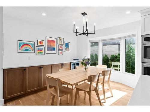 379 Devonshire Terrace, Hamilton, ON - Indoor Photo Showing Dining Room