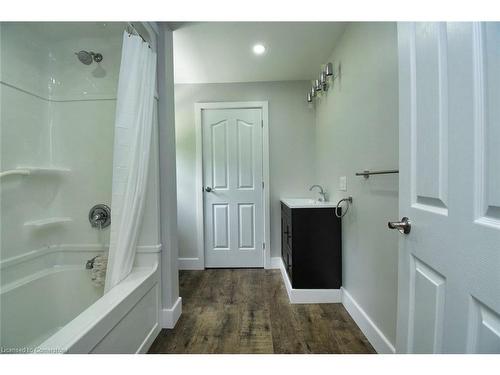 1639 Vittoria Road, Vittoria, ON - Indoor Photo Showing Bathroom