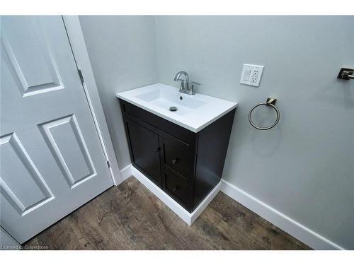 1639 Vittoria Road, Vittoria, ON - Indoor Photo Showing Bathroom