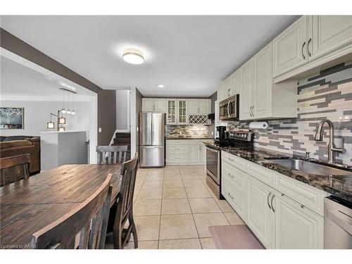 23 Cherrywood Drive, Stoney Creek, ON - Indoor Photo Showing Kitchen With Upgraded Kitchen