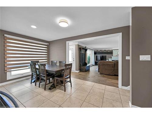 23 Cherrywood Drive, Stoney Creek, ON - Indoor Photo Showing Dining Room