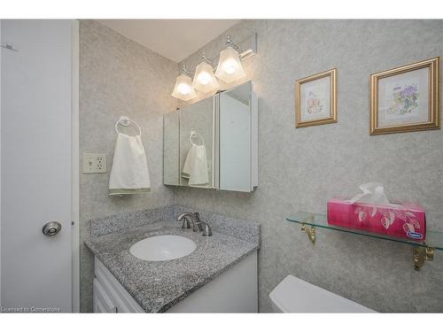 1104-301 Frances Avenue S, Hamilton, ON - Indoor Photo Showing Bathroom