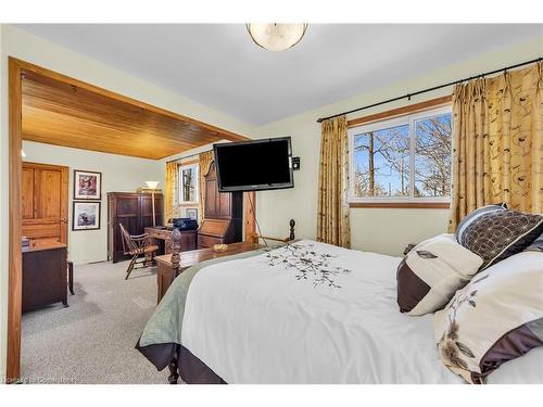 555 Edgewater Place, Dunnville, ON - Indoor Photo Showing Bedroom