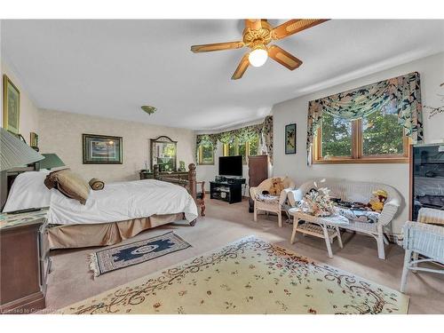 4916 Thirty Road, Beamsville, ON - Indoor Photo Showing Bedroom