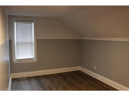 574 Clark Avenue, Burlington, ON - Indoor Photo Showing Other Room