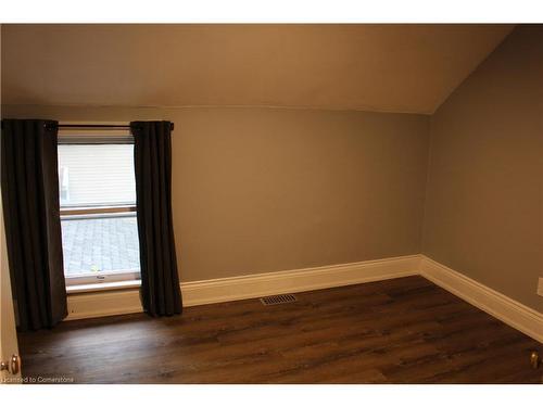 574 Clark Avenue, Burlington, ON - Indoor Photo Showing Other Room