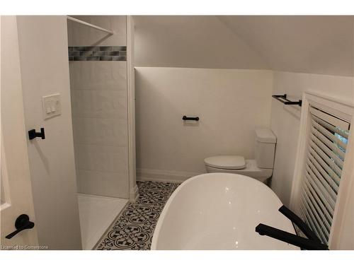 574 Clark Avenue, Burlington, ON - Indoor Photo Showing Bathroom