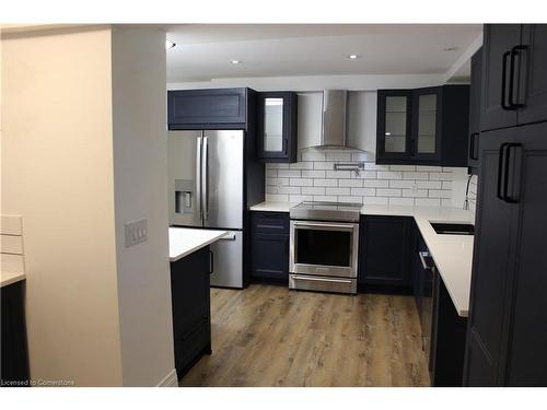 574 Clark Avenue, Burlington, ON - Indoor Photo Showing Kitchen