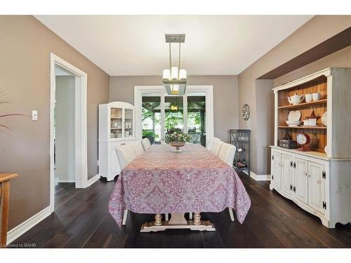 126 Gurnett Drive, Hamilton, ON - Indoor Photo Showing Bedroom