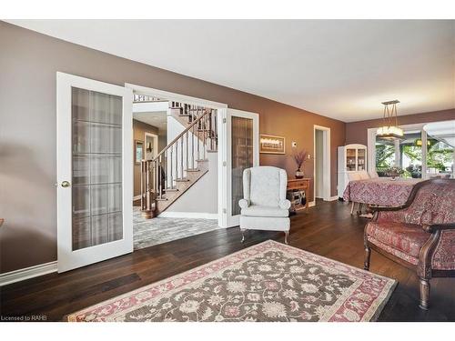 126 Gurnett Drive, Hamilton, ON - Indoor Photo Showing Living Room