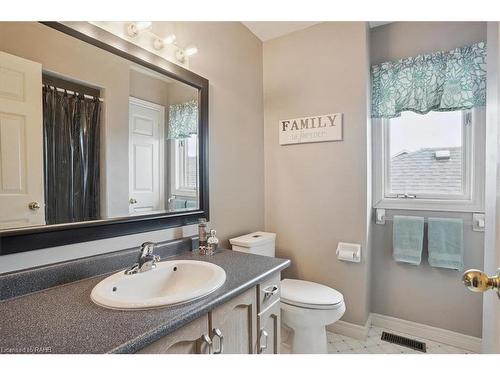 126 Gurnett Drive, Hamilton, ON - Indoor Photo Showing Bathroom