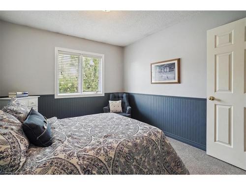 126 Gurnett Drive, Hamilton, ON - Indoor Photo Showing Bedroom