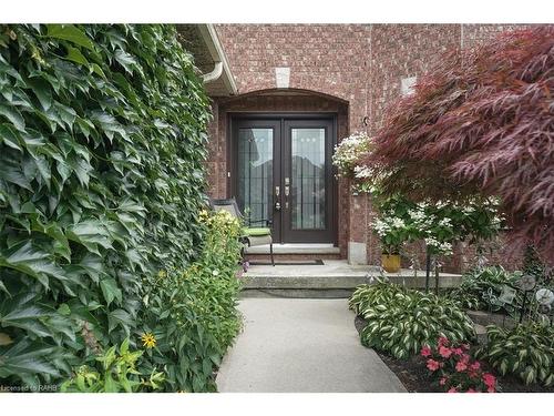 126 Gurnett Drive, Hamilton, ON - Outdoor