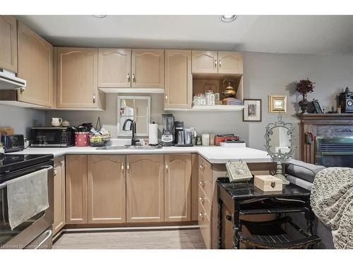 126 Gurnett Drive, Hamilton, ON - Indoor Photo Showing Kitchen With Double Sink