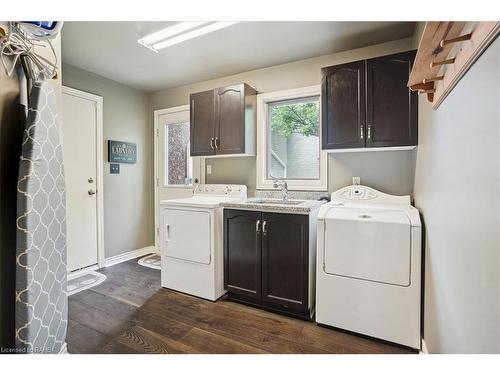 126 Gurnett Drive, Hamilton, ON - Indoor Photo Showing Laundry Room