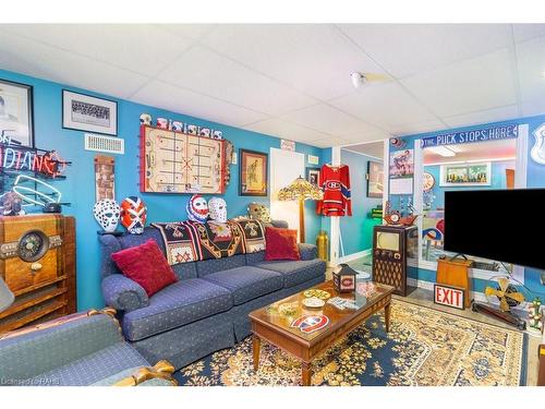 105 Glenariff Drive, Freelton, ON - Indoor Photo Showing Living Room