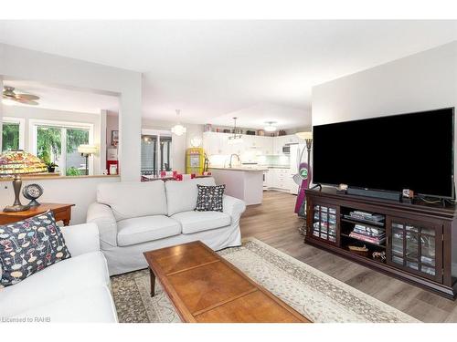 105 Glenariff Drive, Freelton, ON - Indoor Photo Showing Living Room